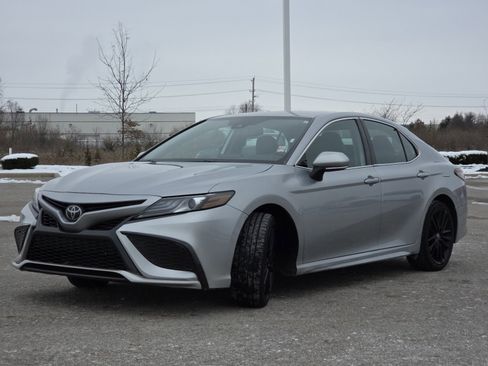Used 2023 Toyota Camry XSE image 14