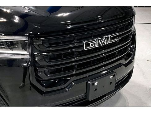 Used 2023 GMC Acadia SLT w/ Elevation Edition FWD image 30