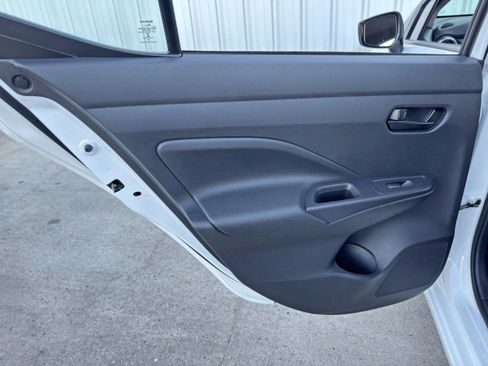 Used 2020 Nissan Versa S image 36