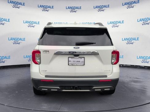 Used 2023 Ford Explorer XLT w/ Equipment Group 202A AWD/4WD image 8