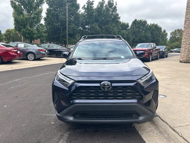 Used 2022 Toyota RAV4 XLE w/ Convenience Package FWD image 2