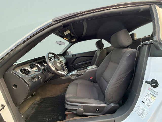Used 2014 Ford Mustang Convertible RWD image 12