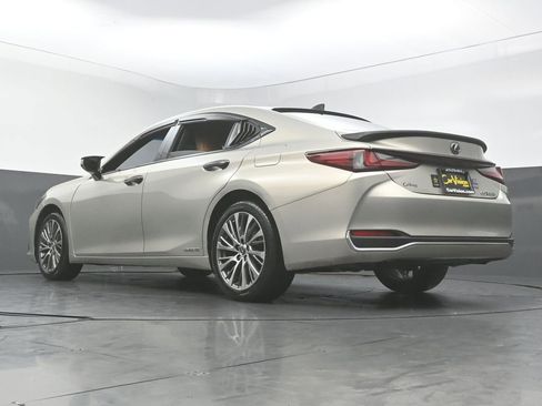 Used 2019 Lexus ES 300h w/ Premium Package FWD image 41