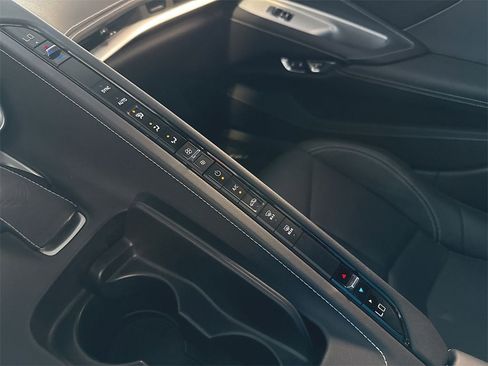 Used 2023 Chevrolet Corvette Stingray Coupe w/ Z51 Performance Package image 20