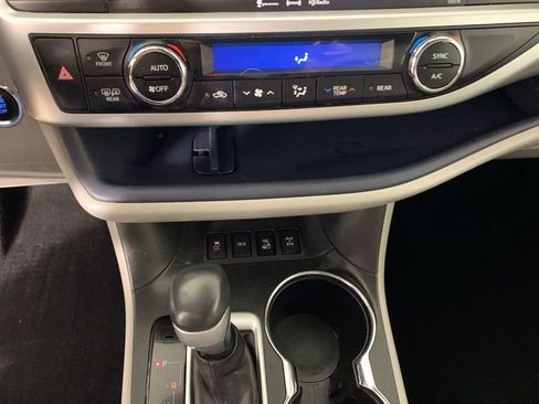 Used 2017 Toyota Highlander XLE w/ Protection Package #3 image 26