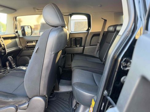 Used 2007 Toyota FJ Cruiser 4WD image 18