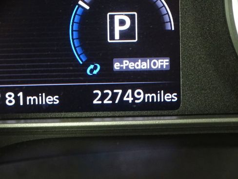 Used 2023 Nissan Leaf S image 39