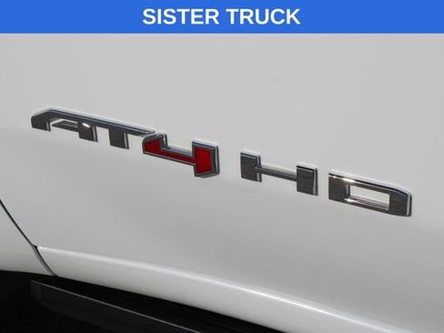 Used 2025 GMC Sierra 2500 AT4 w/ AT4 Premium Plus Package image 19
