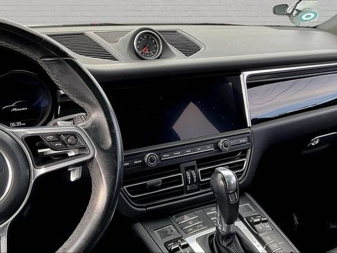 Used 2020 Porsche Macan AWD/4WD image 9