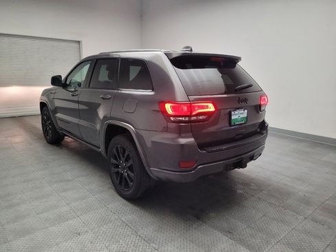 Used 2017 Jeep Grand Cherokee Laredo w/ Quick Order Package 2BE RWD image 5