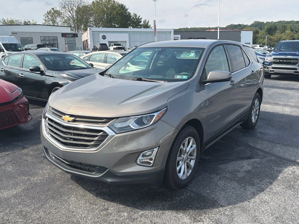Used 2018 Chevrolet Equinox LT FWD image 2