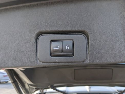 Used 2023 Nissan Rogue Platinum w/ Platinum Premium Package image 12