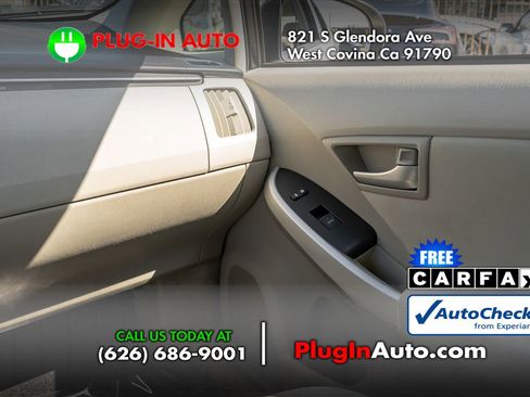 Used 2012 Toyota Prius Two image 15