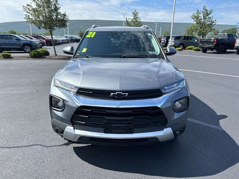 Used 2021 Chevrolet TrailBlazer LT w/ Convenience Package AWD/4WD image 2