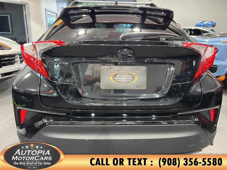 Used 2022 Toyota C-HR XLE FWD image 5