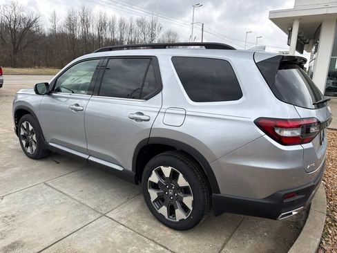 New 2026 Honda Pilot Touring image 3