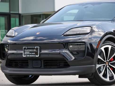 Certified 2025 Porsche Macan 4S Electric AWD/4WD image 23