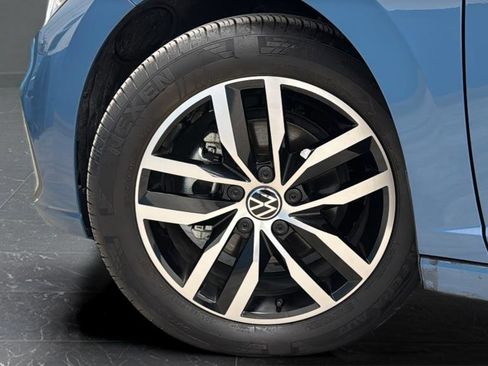 Used 2025 Volkswagen Jetta SE image 34