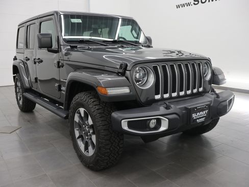 Used 2022 Jeep Wrangler Unlimited Sahara w/ LED Lighting Group AWD/4WD image 2