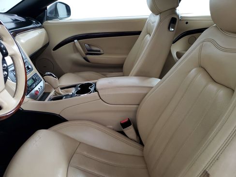 Used 2013 Maserati GranTurismo Sport image 28