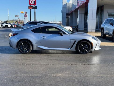 Used 2022 Toyota GR86 Premium w/ ALL Weather Mat Package (TMS) image 2