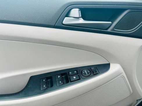 Used 2017 Hyundai Tucson SE image 19