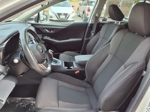 Used 2025 Subaru Outback Premium AWD/4WD image 15