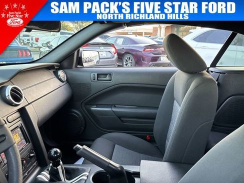 Used 2007 Ford Mustang Deluxe image 13