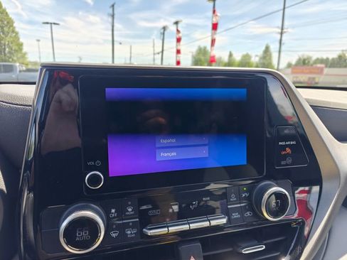 Used 2023 Toyota Highlander L AWD/4WD image 13