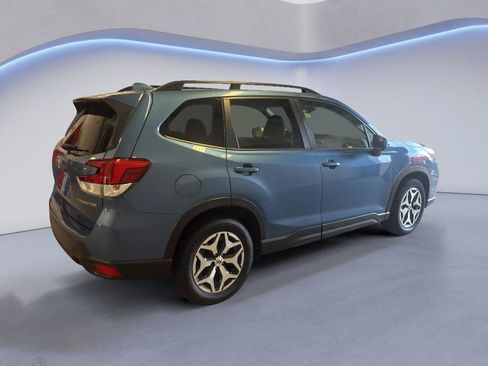 Used 2021 Subaru Forester Premium AWD/4WD image 8