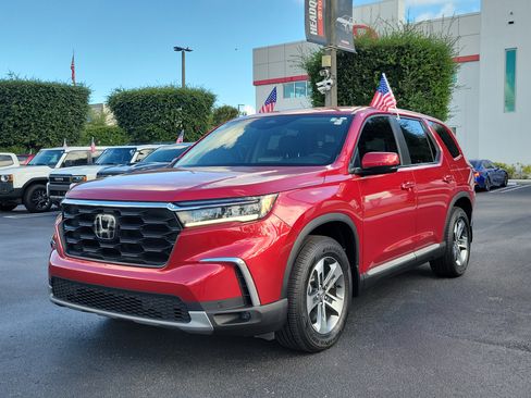 Used 2025 Honda Pilot EX-L image 6