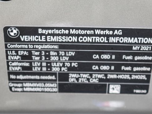 Used 2021 BMW M3 Competition w/ M Carbon Exterior Package image 28