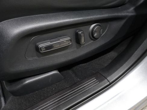 Used 2025 Honda CR-V EX-L image 10