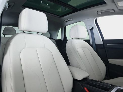 Certified 2025 Audi Q3 2.0T Premium w/ Convenience Package image 16