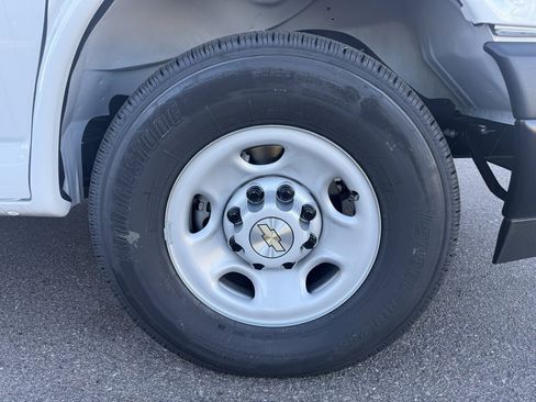 New 2025 Chevrolet Express 3500 Extended w/ Driver Convenience Package image 10