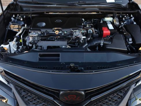 Used 2018 Toyota Camry SE image 12