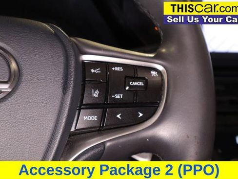 Used 2022 Lexus ES 300h Ultra Luxury w/ Accessory Package 2 FWD image 17
