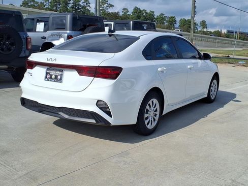 Used 2024 Kia Forte LX image 7