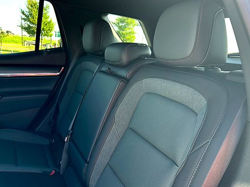 Used 2026 GMC Terrain AT4 w/ LPO, Black Badging Package AWD/4WD image 19