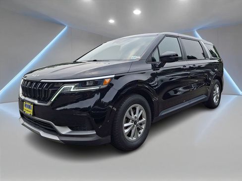 Used 2023 Kia Carnival LX FWD image 1