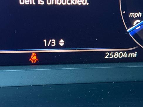 Certified 2022 Volkswagen Tiguan SEL R-Line image 26