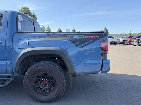 Used 2018 Toyota Tacoma TRD Pro AWD/4WD image 9