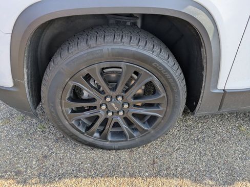 Used 2023 GMC Acadia SLE w/ Driver Convenience Package AWD/4WD image 10