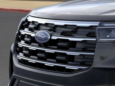 New 2025 Ford Explorer Active w/ Active Comfort Package image 17