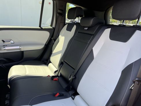 Certified 2022 Mercedes-Benz GLB 250 4MATIC image 33