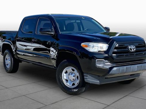 Used 2017 Toyota Tacoma SR RWD image 3