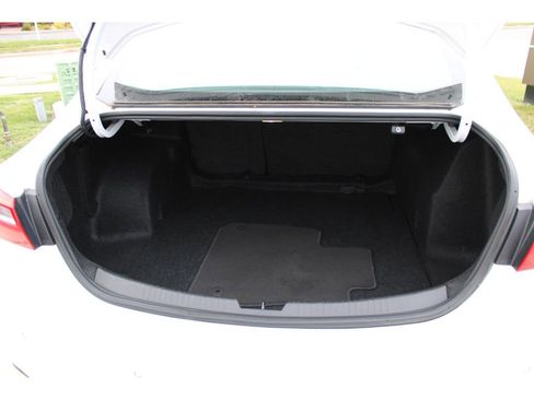 Used 2024 Chevrolet Malibu LT image 9