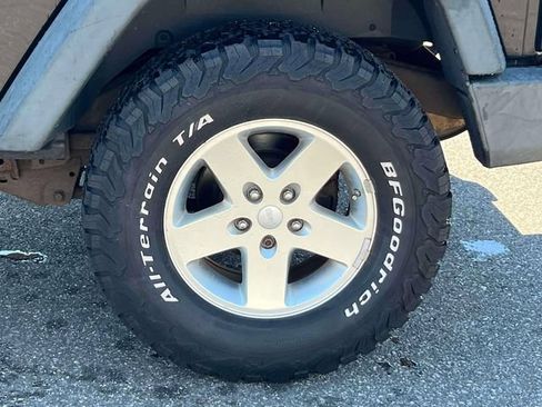 Used 2009 Jeep Wrangler X AWD/4WD image 10
