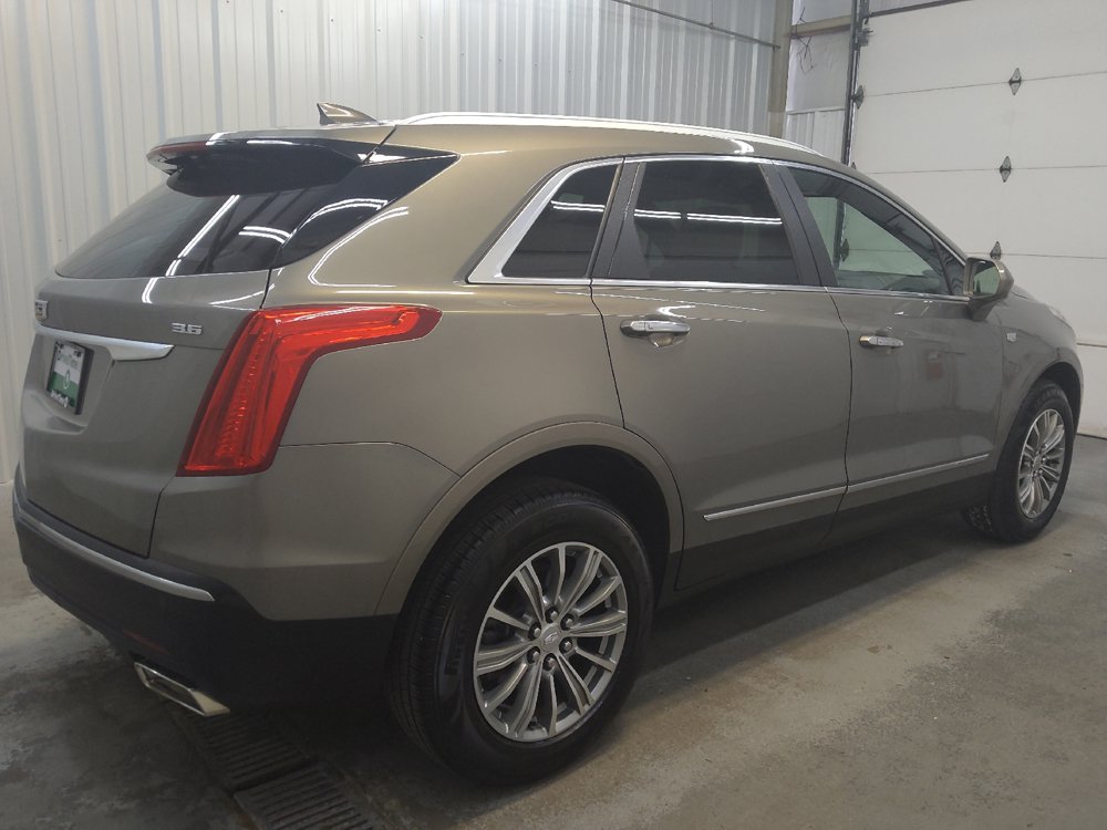 Used 2018 Cadillac XT5 Luxury w/ Driver Awareness Package FWD image 10