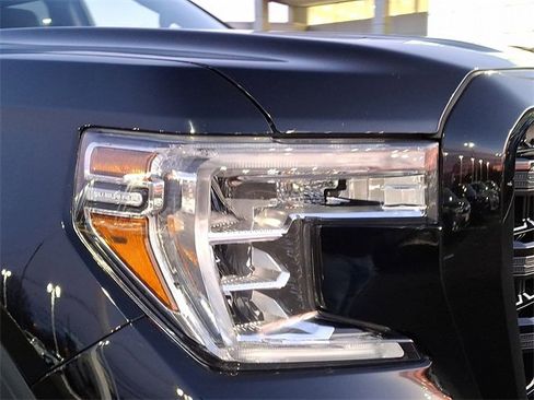 Used 2022 GMC Sierra 1500 Elevation image 13